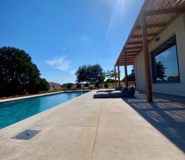 Skala Villa | Alberi - Izla Homes