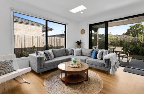 Capel Sound Casa | Albert Samian Retreat by Ready Set Stay - BYO sheets and towels