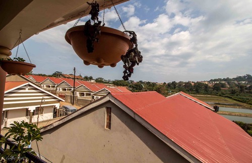Entebbe Hotel | Albert Suites