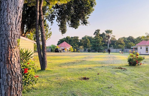 Gulu Cabaña | Alberto Gardens - One bedroom cottage in private grounds & free parking