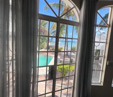 Morcellement Raffray Villa | Albion Beachfront Villa