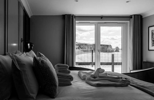 Freshwater Bay Hotel | Albion Hotel