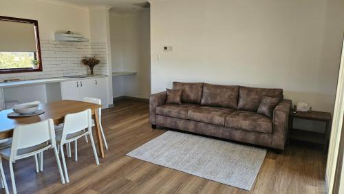 Henley Brook Cabina | Albion On Swan