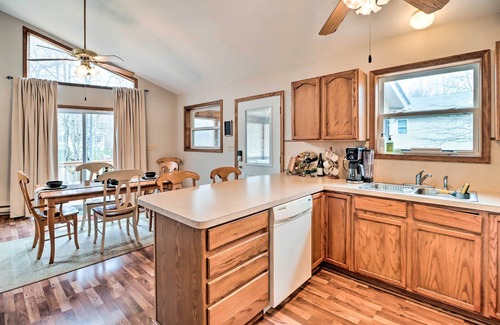 Albrightsville Cabaña | Albrightsville Cabin w/ Fire Pit: Swim, Hike & Ski