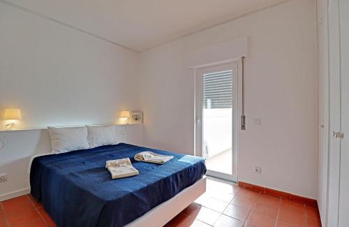 Areias de Sao Joao Apartamento | Albufeira Central by Homing