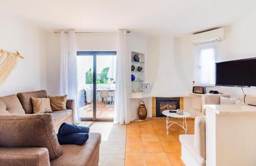 Alpouvar Apartamento | Albufeira Family Oasis with Pool