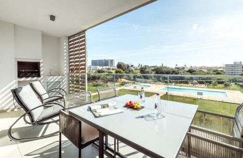 Correeira Apartamento | Albufeira Green Dream – Pool, Balcony & BBQ
