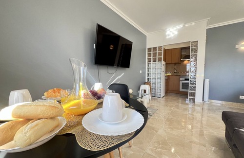 Montechoro Apartamento | Albufeira Town Apartment by Homing