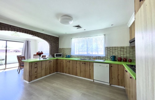 Albury Hotel | Albury Garden Court Motel