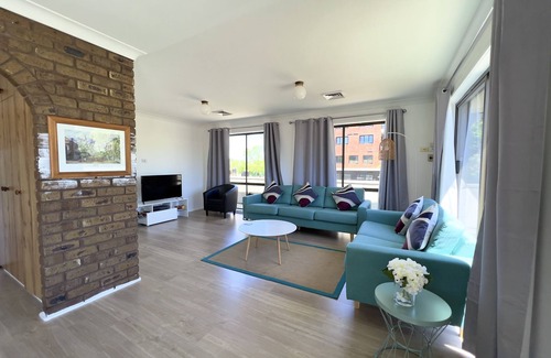 Albury Hotel | Albury Garden Court Motel