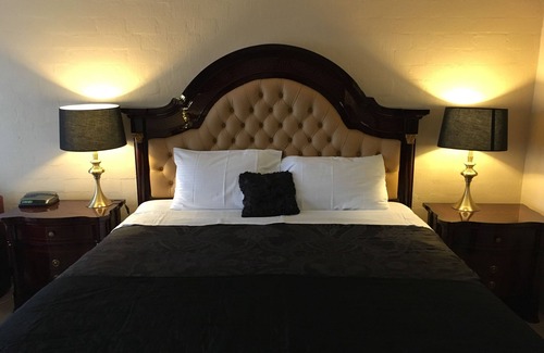 Albury Hotel | Albury Manor House