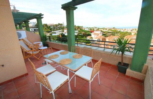 San Roque Apartamento | Alcaidesa con vistas panorámicas al mar