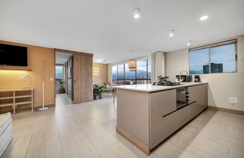 La Aguacatala Apartamento | Alcazar 1103 · Luxe Apt in Oviedo w/ city view, 1AC by HOUSY HOST