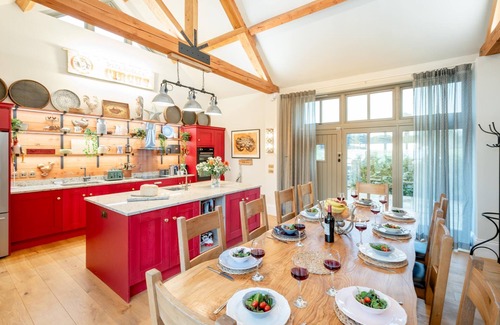 Saxmundham Cabaña | Alde Bay Farm - Barn Owl Sanctuary - sleeps 10 guests in 5 bedrooms