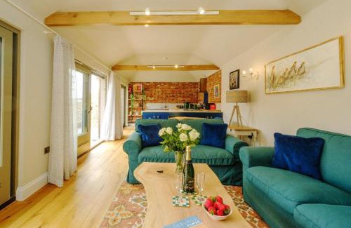 Saxmundham Casa | Alde Bay Farm - Oyster Catcher