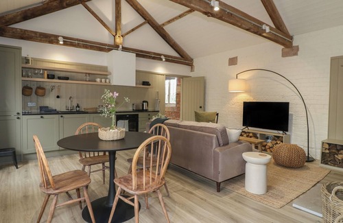 Crich Casa | ALDER COTTAGE - FOLD YARDS, romantic, with open fire in Alderwasley
