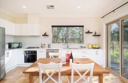 Glenquarry Casa | Getawayz NSW - Alderwood Cottage - 2 Bedroom Cottage complete w/ Fire Pit & Gorgeous Dam Views