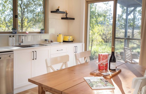 Glenquarry Casa | Getawayz NSW - Alderwood Cottage - 2 Bedroom Cottage complete w/ Fire Pit & Gorgeous Dam Views