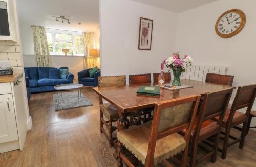 Shoscombe Casa | Aldrich Cottage