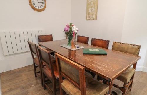 Shoscombe Casa | Aldrich Cottage