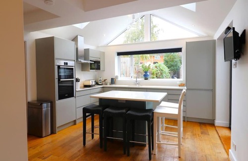 Oxford Villa | Aldrich Villa, 5-Bed Luxury House, Oxford, Parking, Garden
