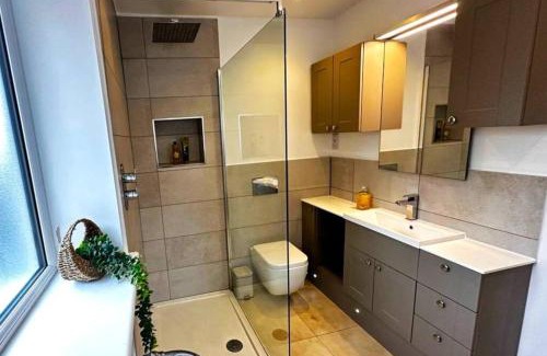Oxford Villa | Aldrich Villa, 5-Bed Luxury House, Oxford, Parking, Garden