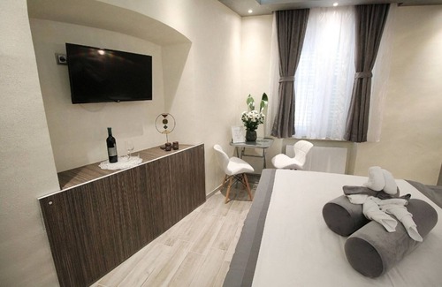 City Center Casa | Alessio Premium Rooms - King Room 4