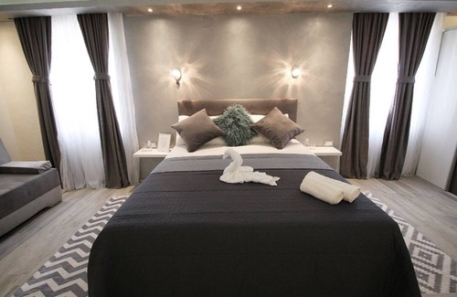 City Center Casa | Alessio Premium Rooms - Triple Bedroom