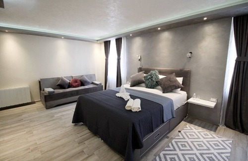 City Center Casa | Alessio Premium Rooms - Triple Bedroom