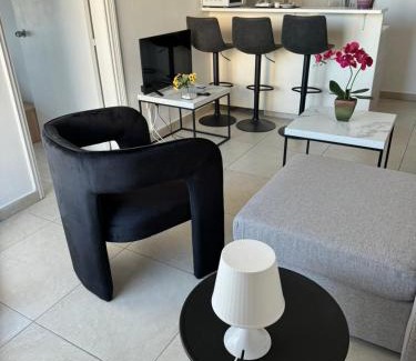 Larnaca City Centre Apartamento | Alex Beach Apartment 203