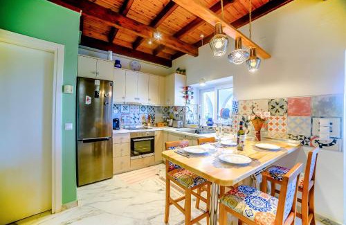 Kavvadades Apartamento | Alex Cottage on the Hill-Lemon garden BBQ Parking