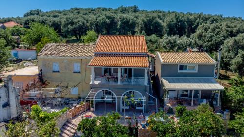 Kavvadades Apartamento | Alex Cottage on the Hill-Lemon garden BBQ Parking
