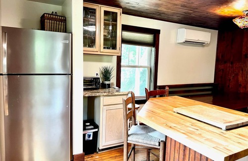 Alexander Casa | Alexander Haus Main @Camp Driftwood-Stay on River!