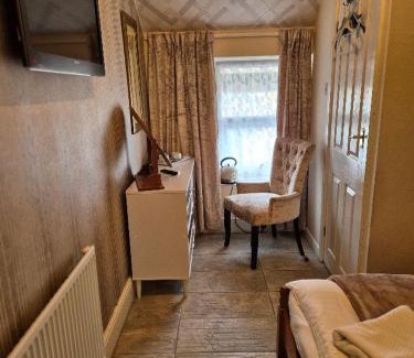 South Shore Hotel | Alexander Hotel Fully Refurbished All Rooms En-suite