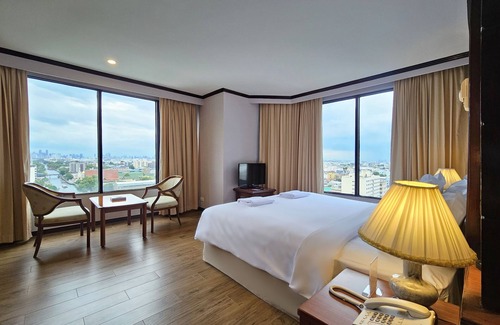 Ramkhamhaeng Hotel | Alexander Hotel