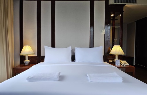 Ramkhamhaeng Hotel | Alexander Hotel