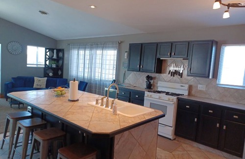 Monticello Casa | Alexander’s Landing Penthouse - Lakefront, Balcony, and Room to Relax