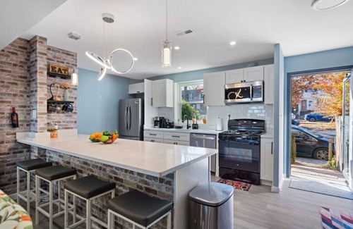 Potomac West Casa | Alexandria Old Town home-walking distance to Metro