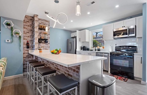 Potomac West Casa | Alexandria Old Town home-walking distance to Metro