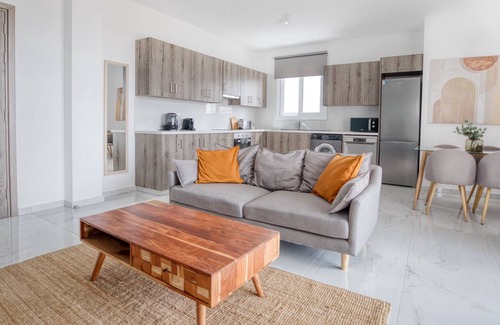 Kato Polemidia Apartamento | Alexis Court V - Two Bedroom Apartment, Sleeps 4