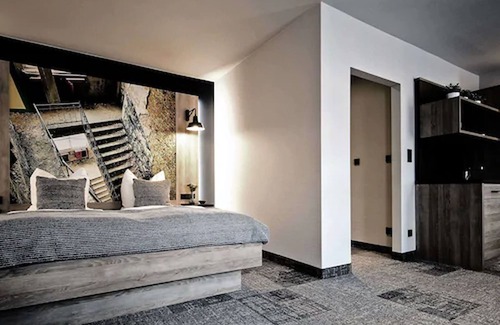 Sonnenberg Hotel | Alexxanders Restaurant & Bordinghouse