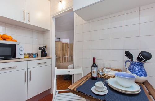Alfama Apartamento | Alfama Sunny & Typical Apartment, By TimeCooler
