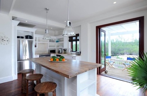 Governor's Harbour Casa | Alfred House & Cottage 6 Bedroom Home