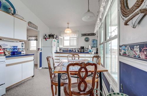 Algoma Casa | Algoma Vacation Rental w/ Fire Pit + Lake Views!