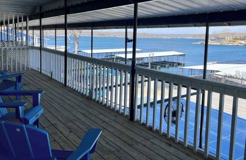 Lake of the Ozarks Apartamento | Alhonna Resort's 1 Bedroom Efficiency Unit 21