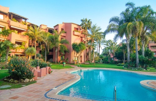 Marbella Apartamento | Alicate Playa apartamento reformado salida directa al jardín