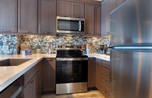 Kailua-Kona Condominio | Alii Villas #332 On Ocean Fantastic View. Watch Dolphins, boats and canoes go by