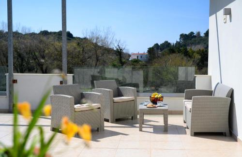 Parelia Apartamento | Aliki`s Luxury Suite with view, pet friendly!