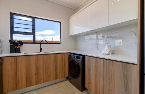 Kareeberg Apartamento | #AlimamaSpaces The Manson Munyaka Villa