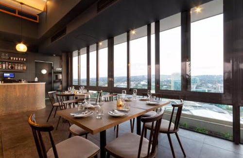 Menlyn Apartamento | AlimamaSpaces The Noxy Menlyn Maine